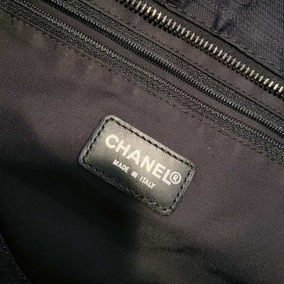 Chanel Weekend bag - Picture 7 of 10